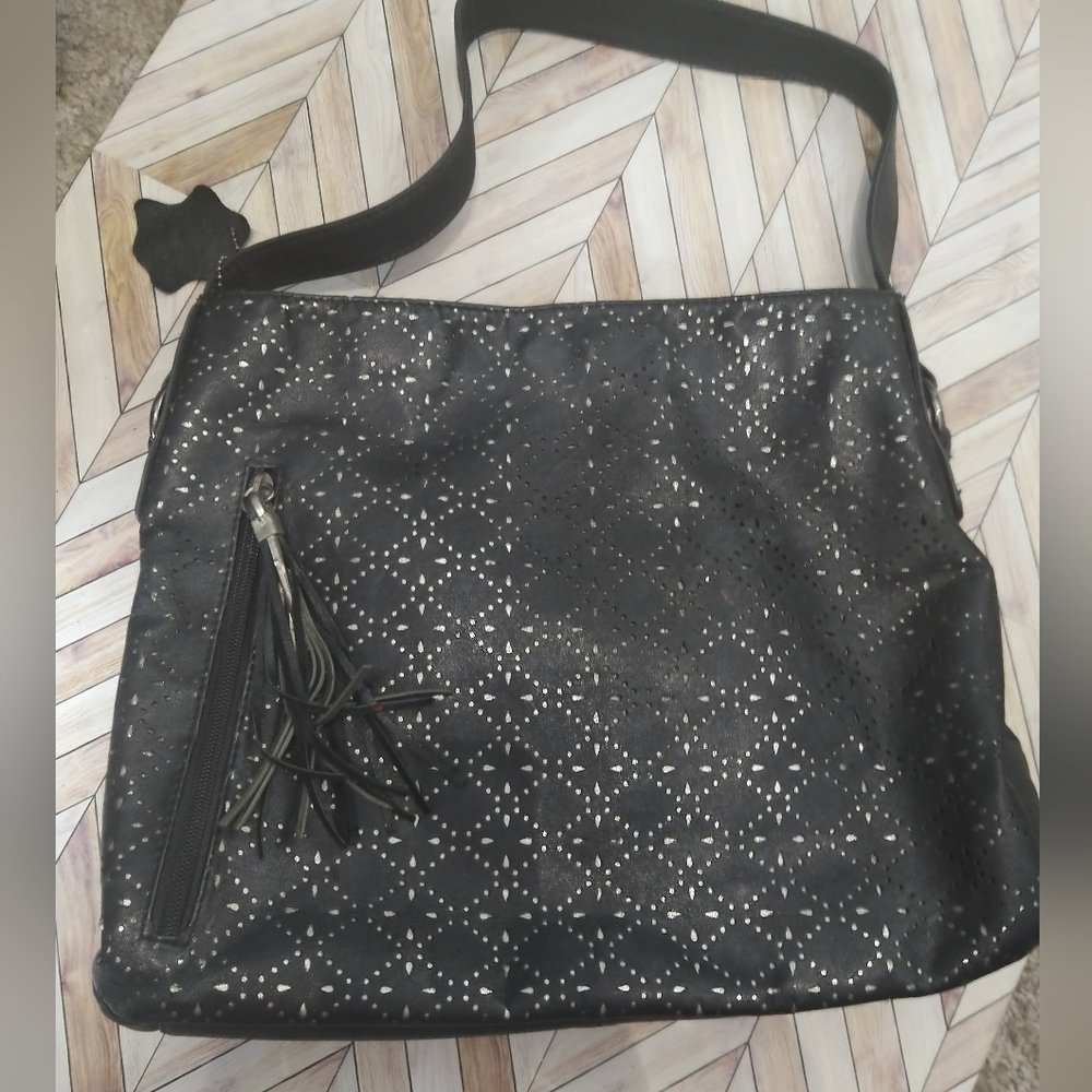 Giani Bernini Black purse. Lots of room. Soft leather